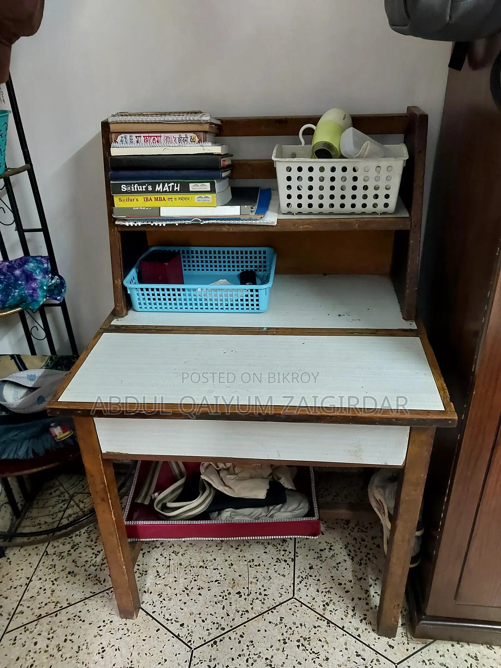 Reading Table