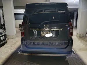 টয়োটা নোয়াহ ২০১০ গ্রে