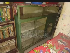 স্টিলের আলমারি