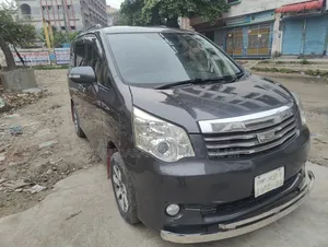 টয়োটা নোয়া ২০১২ ব্ল্যাক