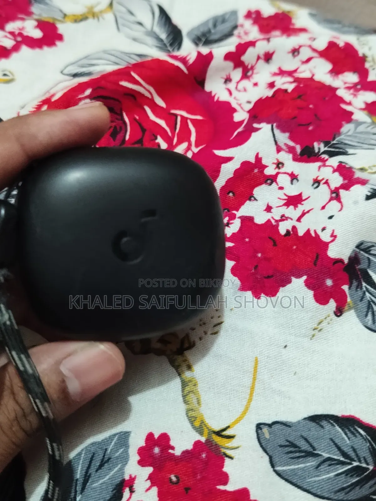 অনেক ভালো একটা ইয়ারবাড টাকা দরকার তাই সেল দিয়ে দিব