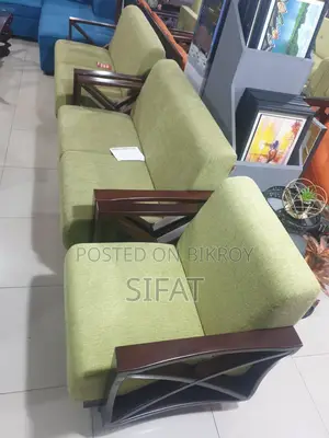 High Quality Regal Sofa Set With a Stylish Center Table