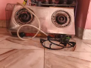 গ্যাস স্টোভ এবং চেয়ার