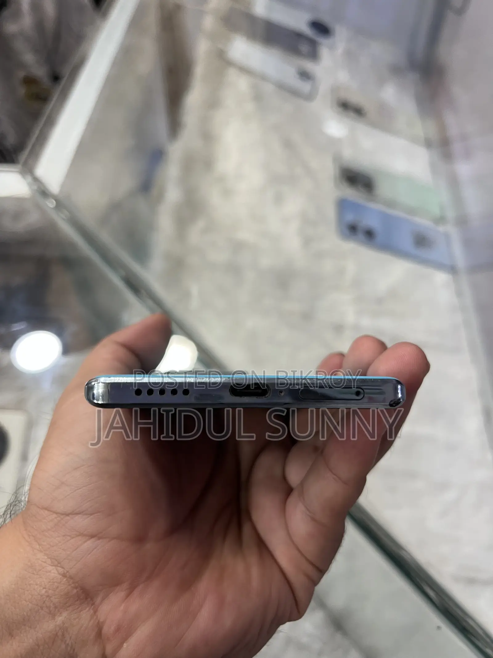 iQOO 128 GB