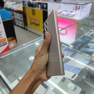 New Samsung Galaxy S24 Ultra 256 GB