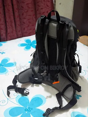 The North Face 40+5l Outdoor Travel Backpack With Metal Back Support