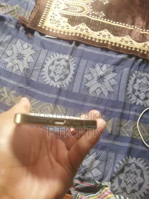 অ্যাপল আইফোন ১৬ প্রো ২৫৬ জিবি গোল্ড