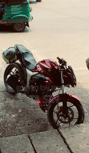 সুজুকি জিক্সার মনোটোন ২০২২ লাল