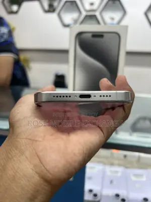 New Apple iPhone 15 Pro Max 256 GB White