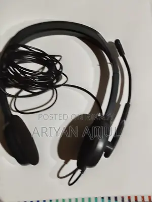 Aptech এর কিবোর্ড, Logitech এর হেডফোন এবং A4tech Er Mouse