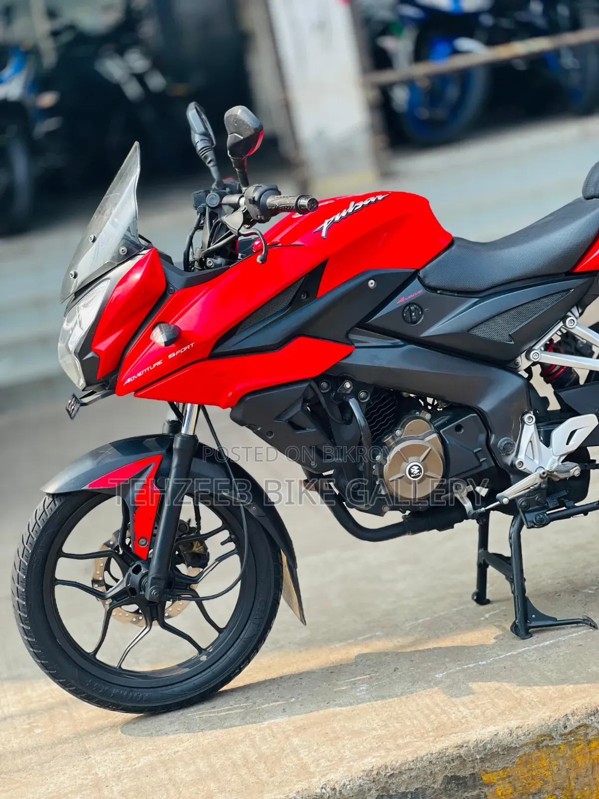 Bajaj 2018 Red