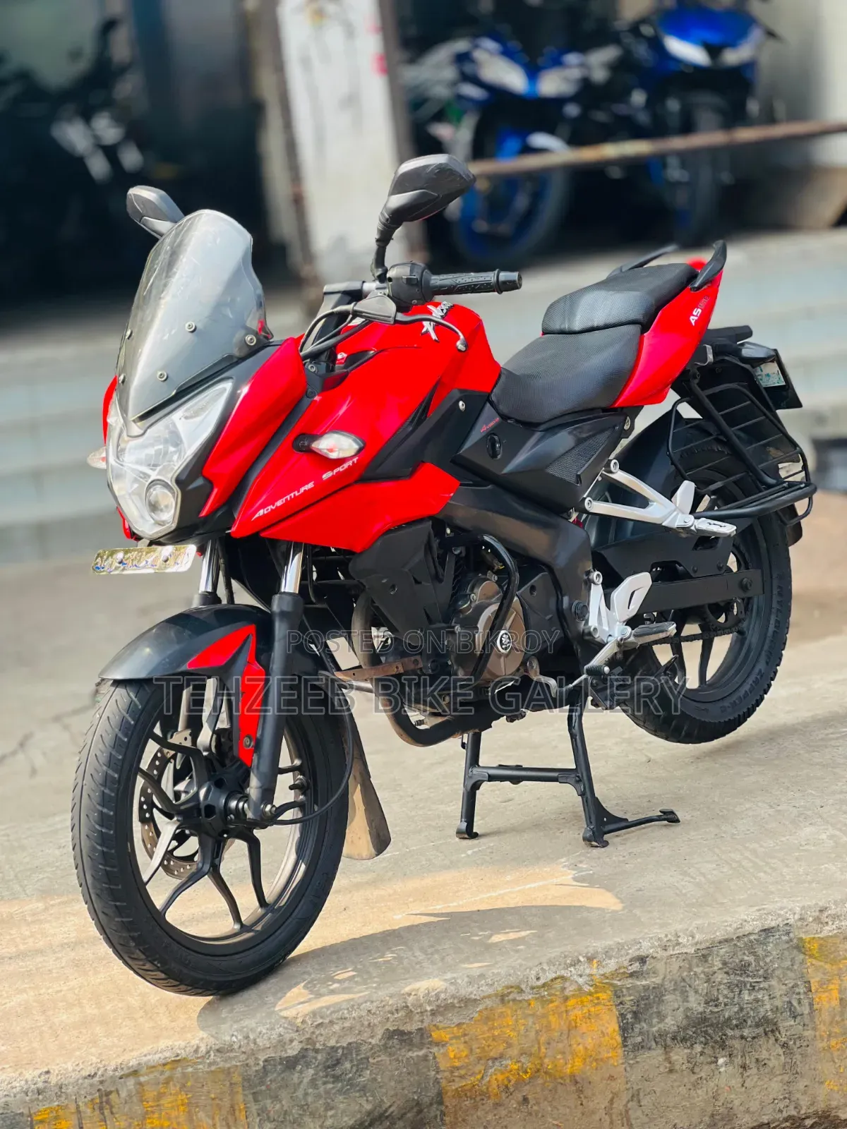 Bajaj 2018 Red