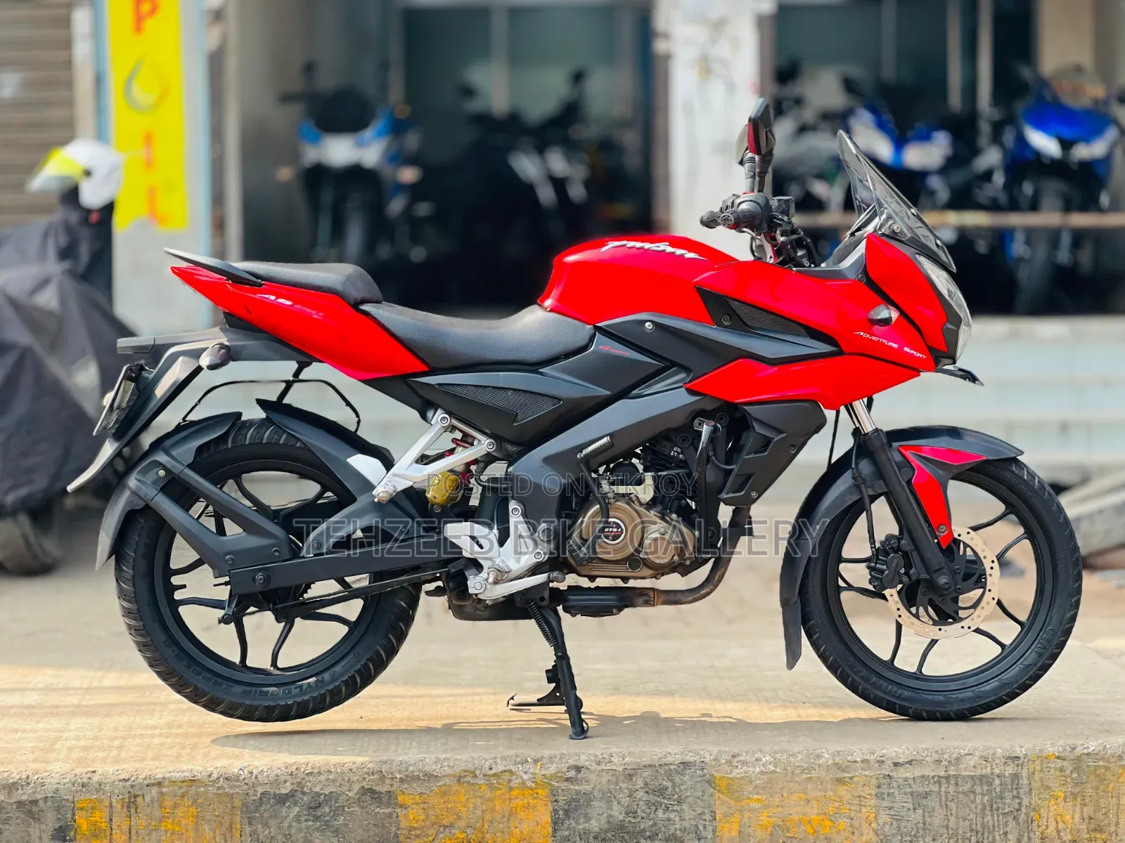 Bajaj 2018 Red