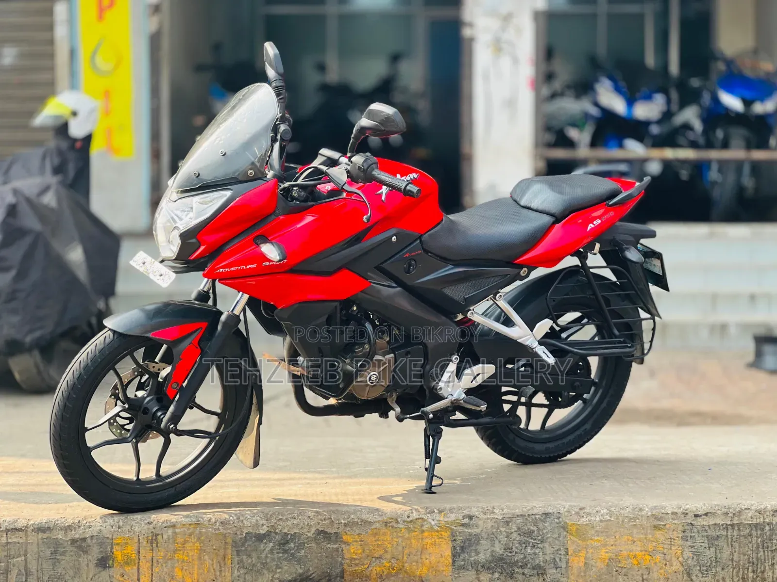Bajaj 2018 Red