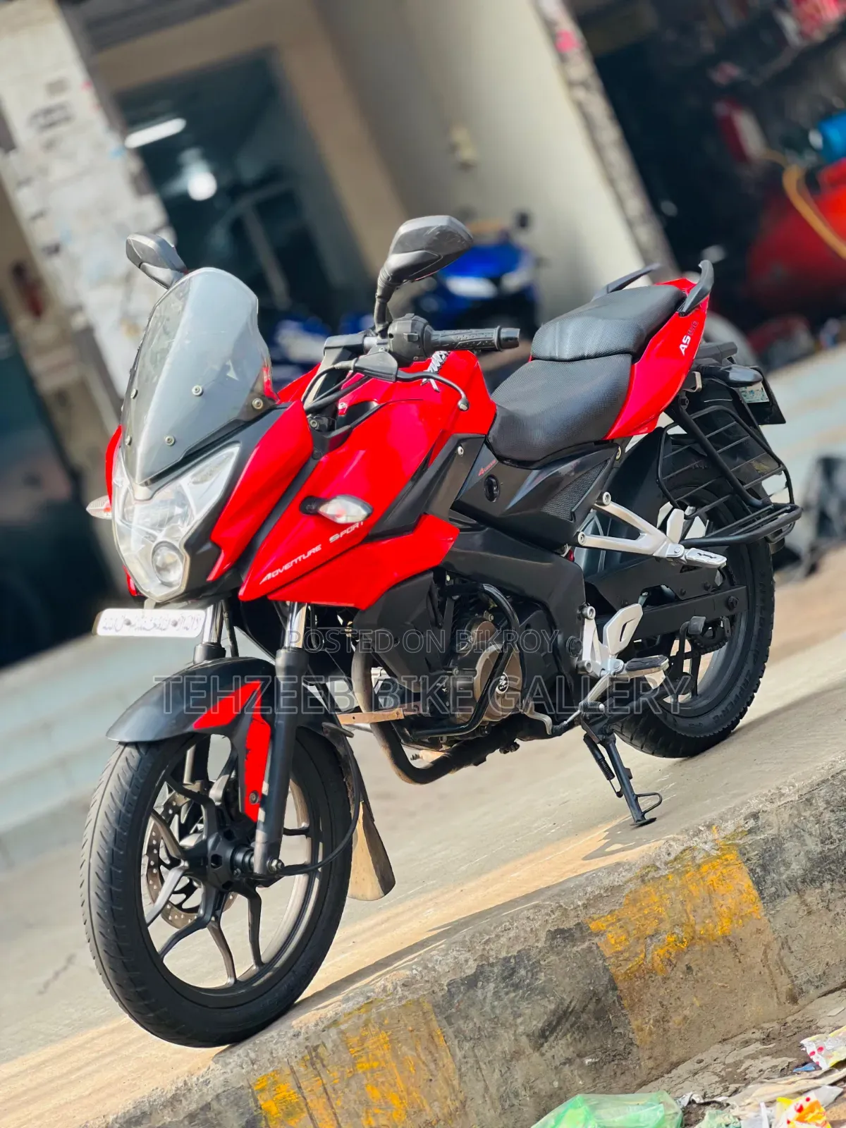 Bajaj 2018 Red