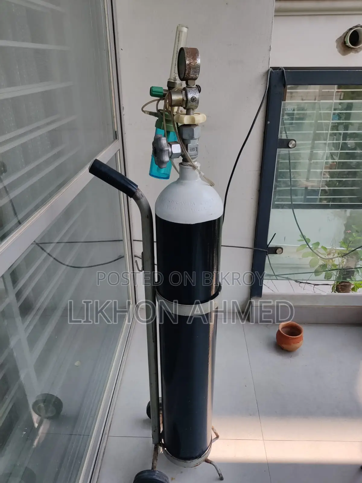 Oxygen Cylinder