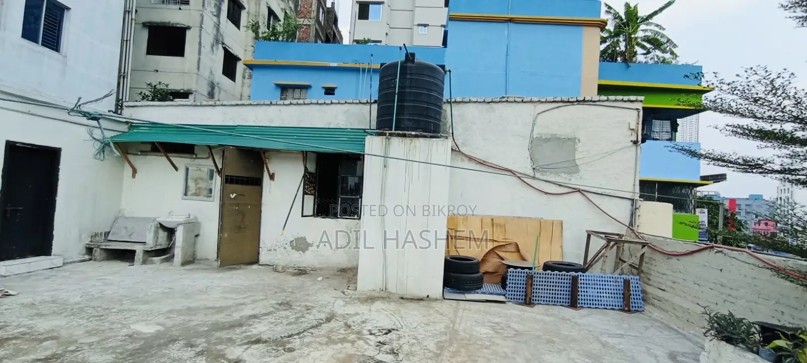 রুফটপ অফিস/রেস্টুরেন্ট