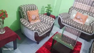 একটি সোফা সেট বিক্রি হবে