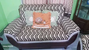 একটি সোফা সেট বিক্রি হবে