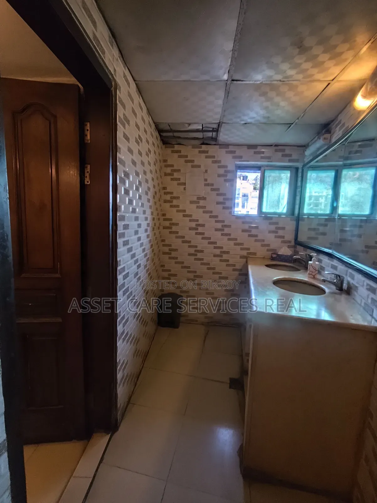 ২৮৫০ বর্গফুট ফার্নিশড রেস্টুরেন্ট কমার্শিয়াল স্পেস ভাড়া বনানী রোড-১১