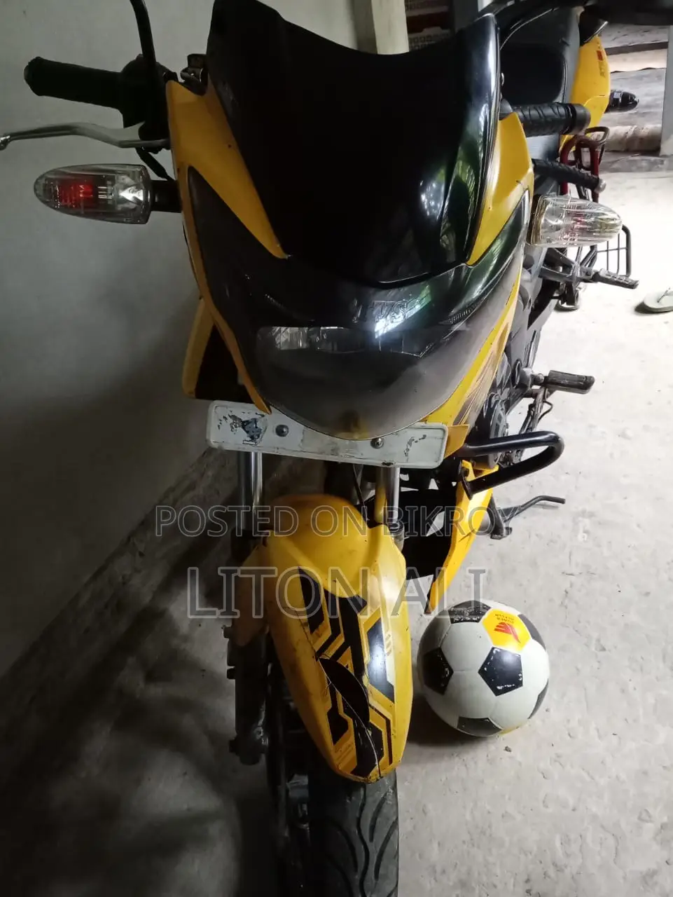 TVS Apache RTR 160 2V 2020 Yellow