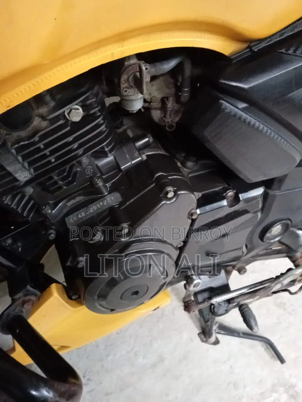 TVS Apache RTR 160 2V 2020 Yellow