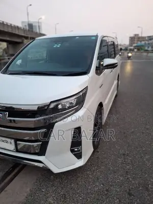 Toyota Noah 2018 Pearl