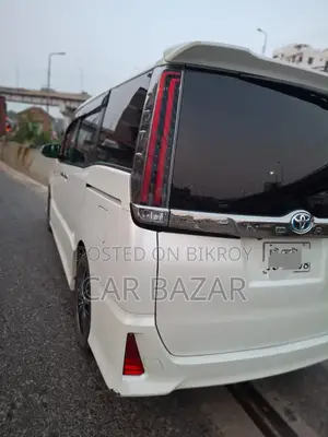 Toyota Noah 2018 Pearl