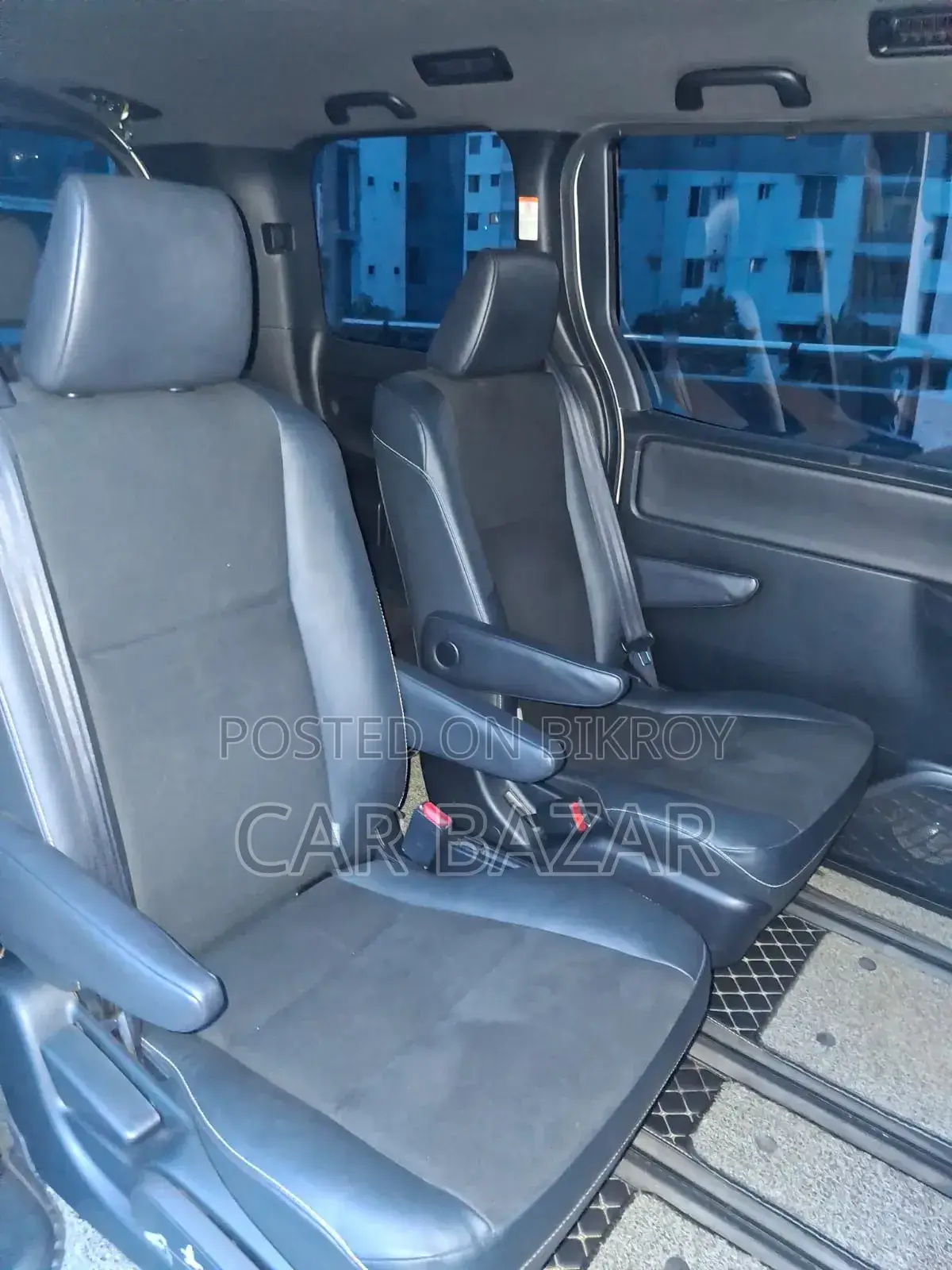 Toyota Noah 2018 Pearl