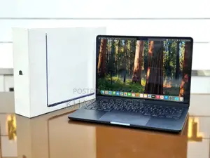 Laptop Apple MacBook Air 2024 M3 8GB Apple M3 SSD 256GB