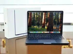 Laptop Apple MacBook Air 2024 M3 8GB Apple M3 SSD 256GB