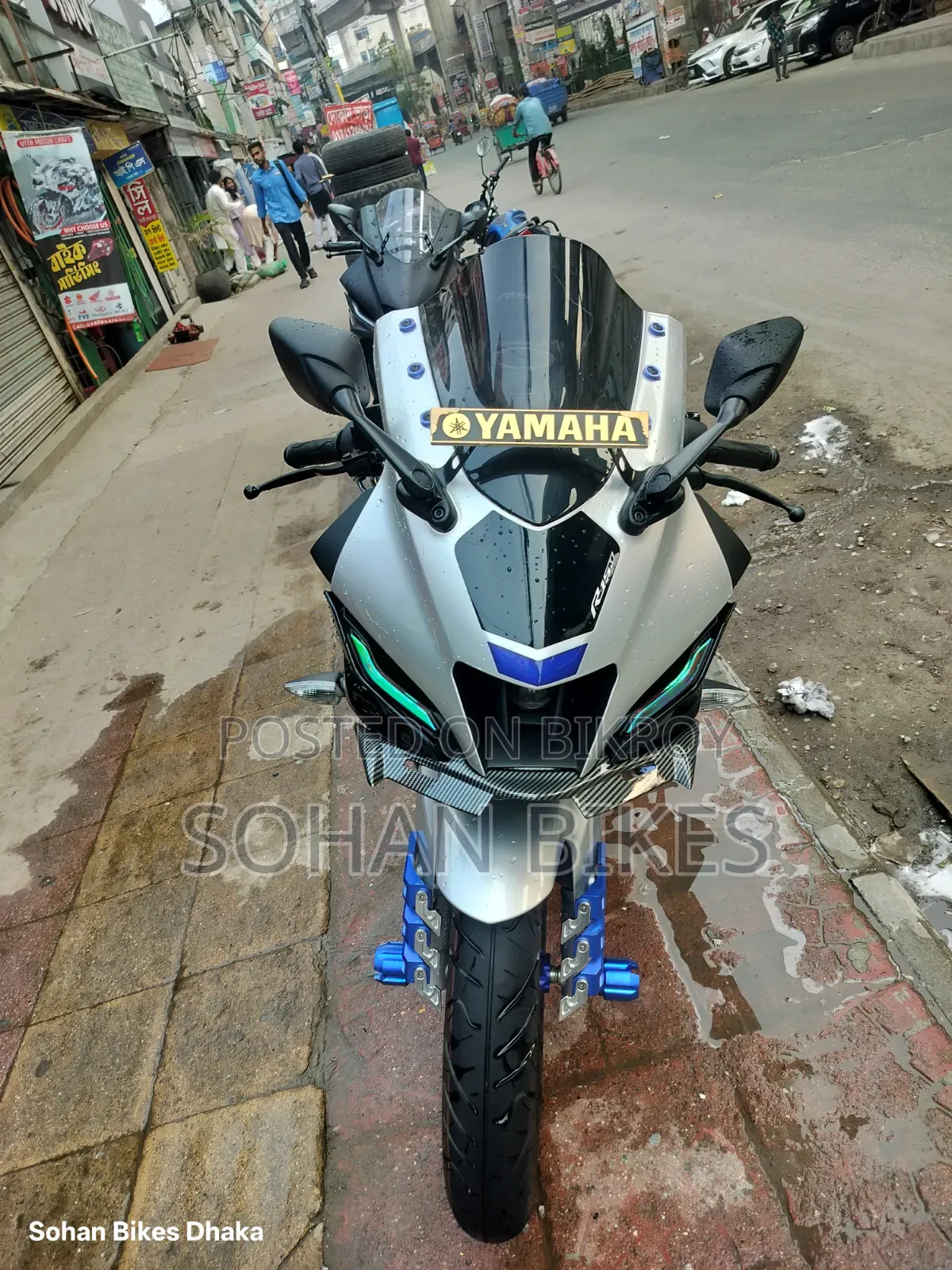 Yamaha R1 2025 Silver
