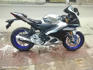 Yamaha R1 2025 Silver