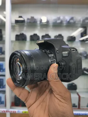 ক্যানন ৭০০ডি ১৮-৫৫ মিমি এসটিএম লেন্স সহ