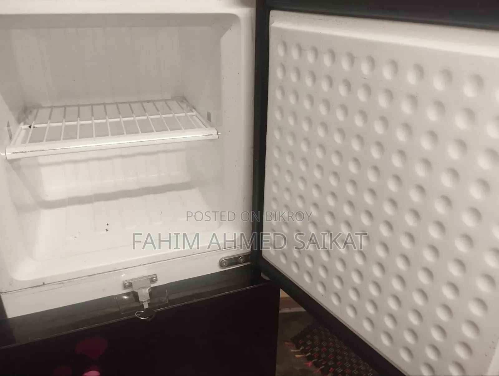 ওয়ালটন রেফ্রিজারেটর। মডেল: Wfd-1b6-gdel-xx