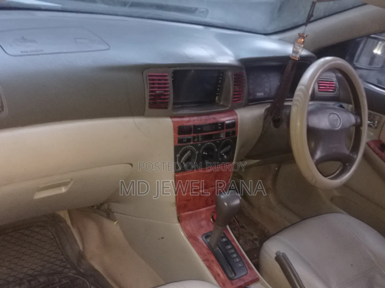 Toyota Corolla 2000 White