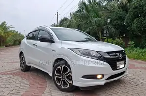 Honda Vezel 1.5 Hybrid 2WD 2014 Pearl