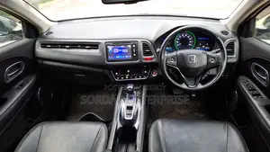 Honda Vezel 1.5 Hybrid 2WD 2014 Pearl