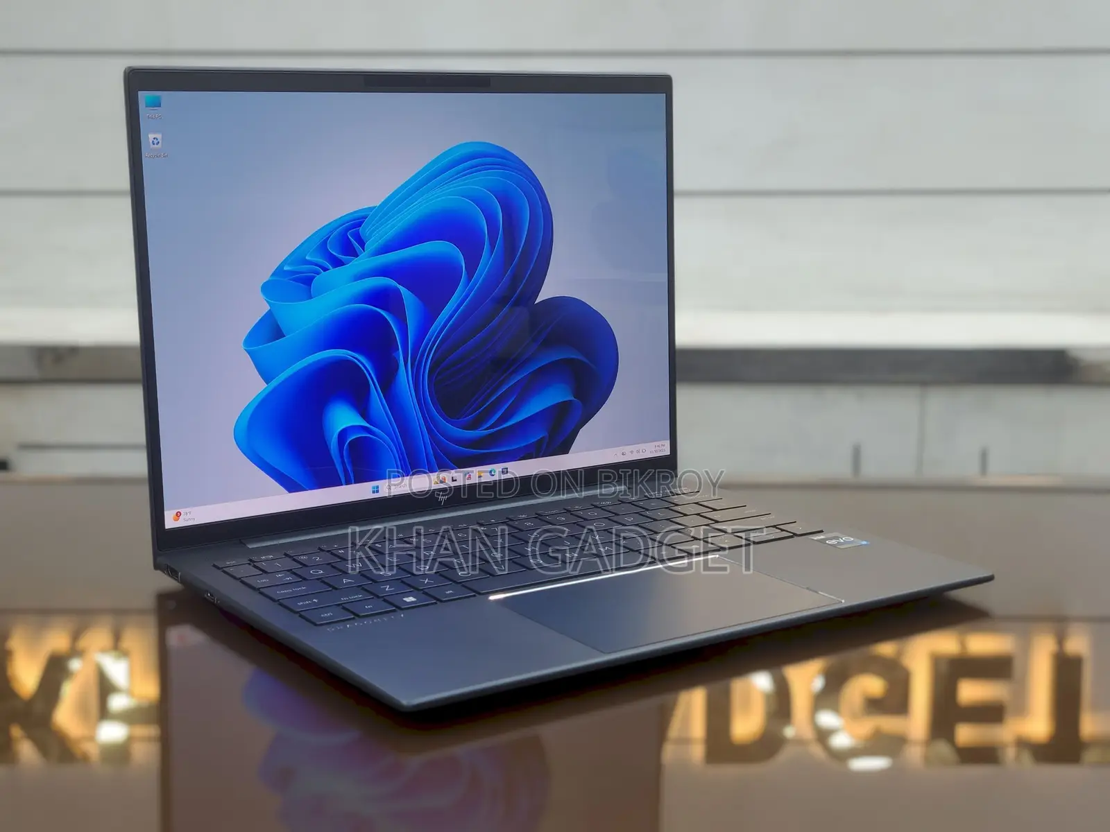 New Laptop HP Dragonfly G4 16GB Intel Core I7 SSD 512GB