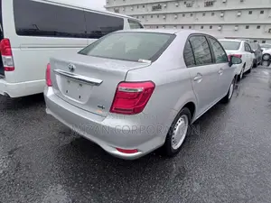 Toyota Axio 2022 Silver