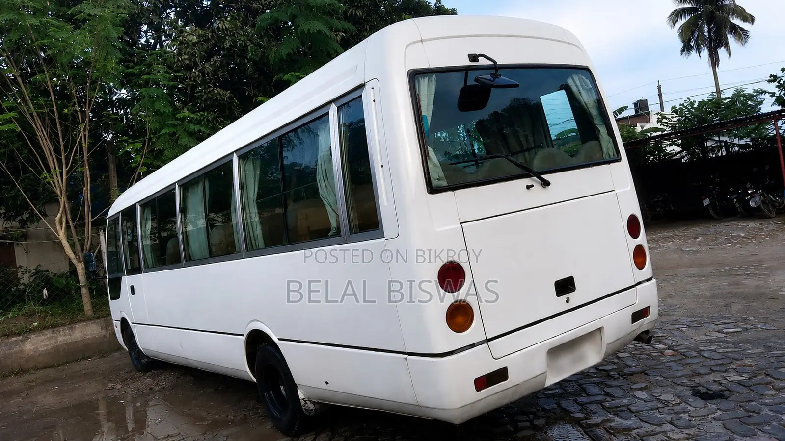 Mitsubishi Fuso Rosa 2018 White