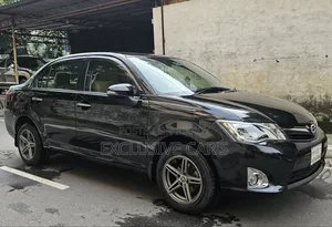 টয়োটা এক্সিও ২০১৩ কালো