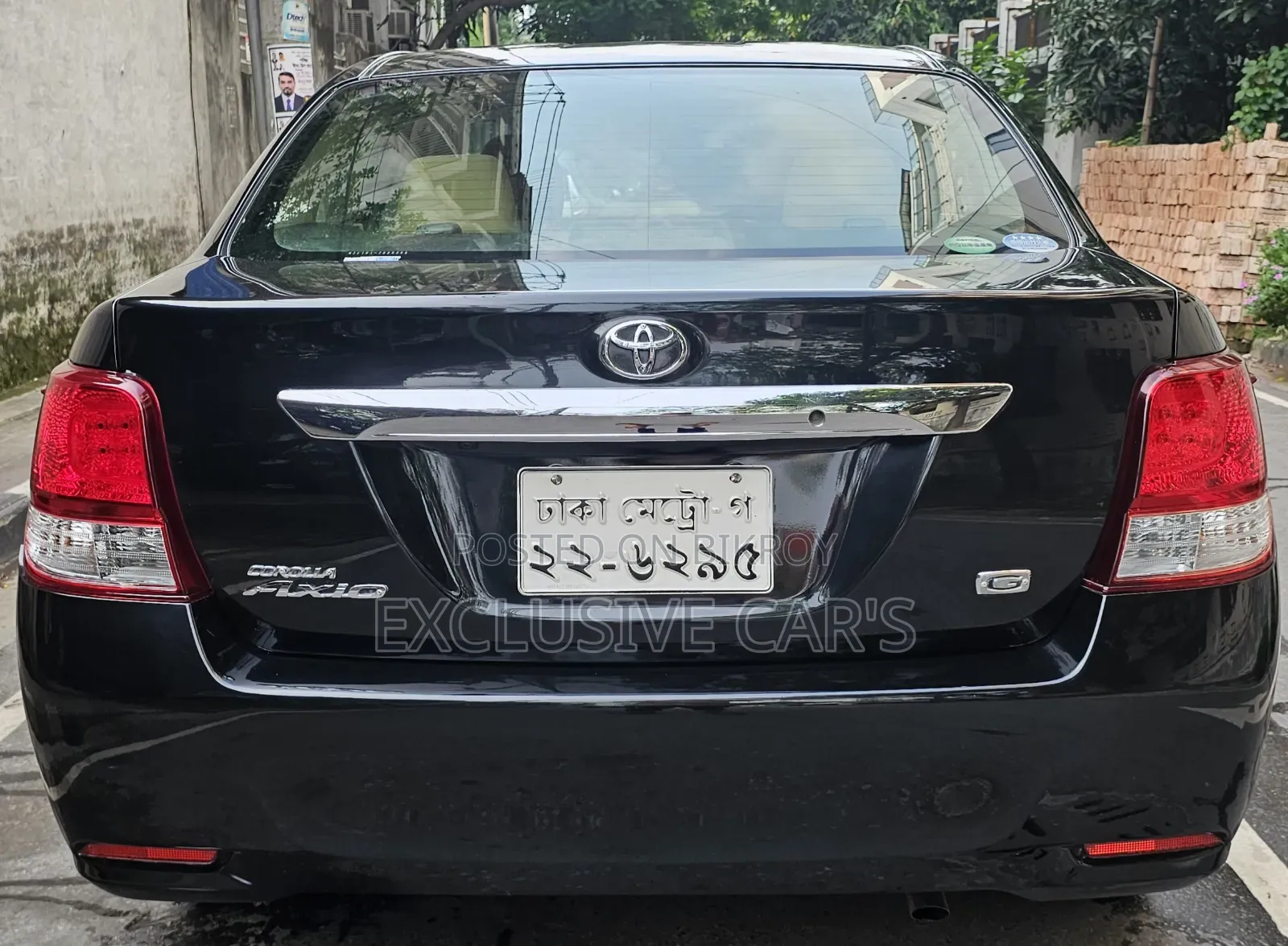 টয়োটা এক্সিও ২০১৩ কালো