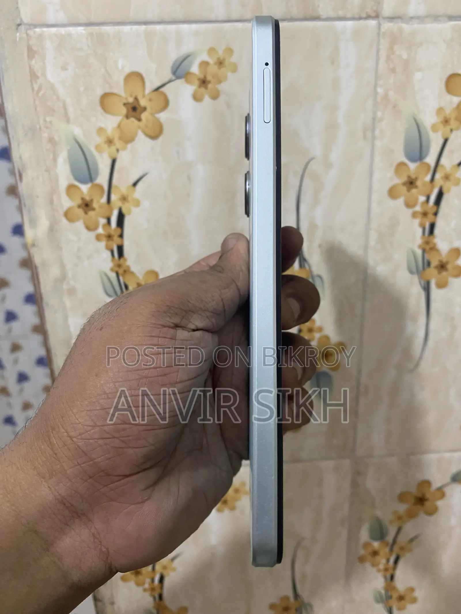 Vivo Y18 128 GB White