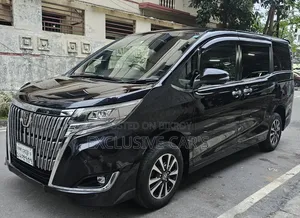 টয়োটা এস্কয়ার ২০১৯ কালো