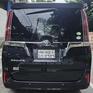 টয়োটা এস্কয়ার ২০১৯ কালো