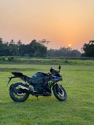 ইয়ামাহা আর৩ ২০২১ কালো