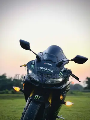 ইয়ামাহা আর৩ ২০২১ কালো