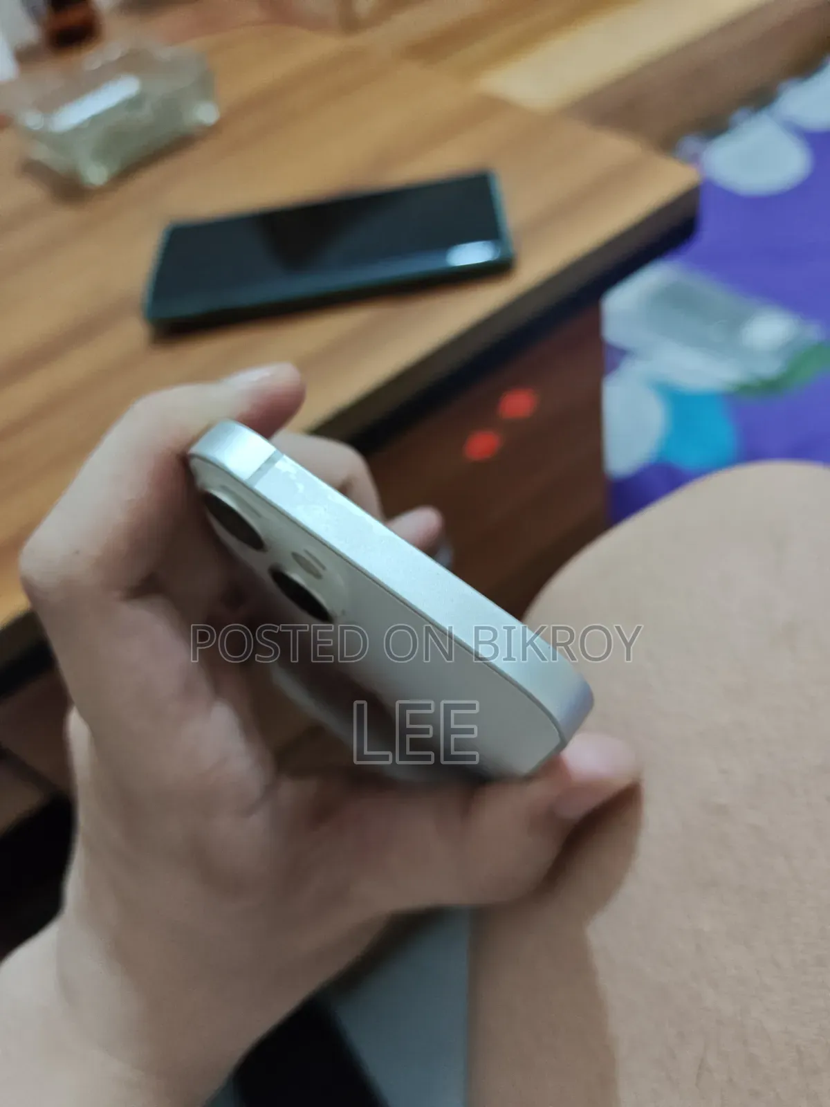 অ্যাপল আইফোন ১৩ ১২৮ জিবি হোয়াইট