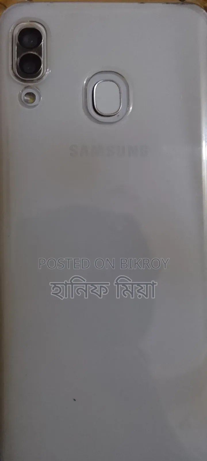 Samsung Galaxy A30 32 GB White
